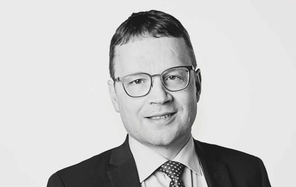 Lat blankettir fara í søguna